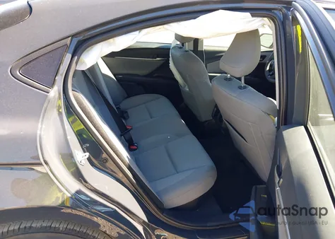 2025 Toyota Camry Le from USA, damaged, VIN 4T1DAACKXSU166132